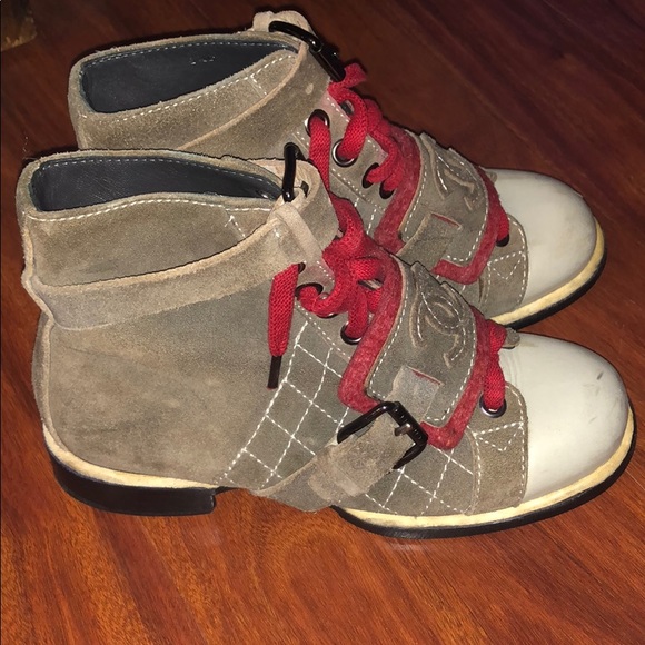 CHANEL booties new soles - Picture 4 of 8